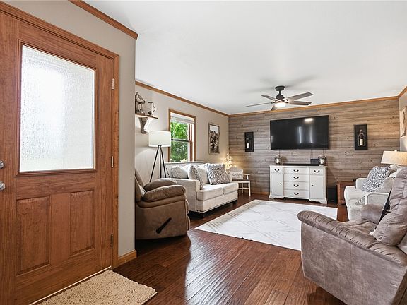 4th image of 10251 N 450th St