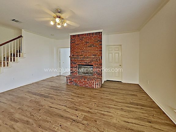 2nd image of 1700 Cresthill Dr
