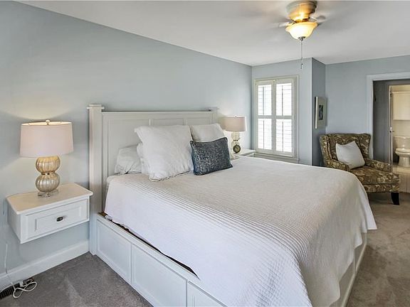 5th image of 2451 Lakeside Dr