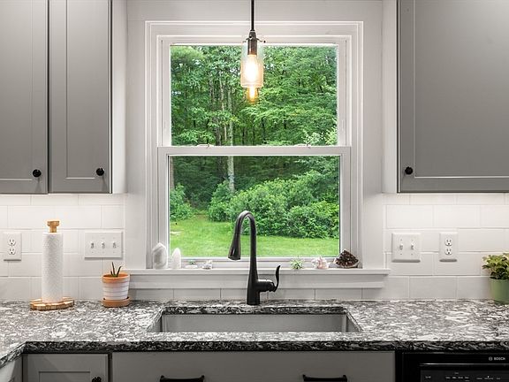 3rd image of 245 Thayer St