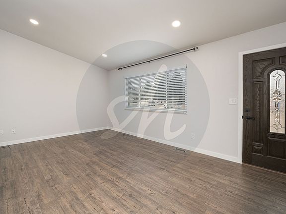 3rd image of 4962 Filarees Cir