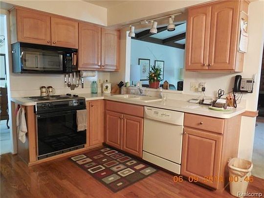 5th image of 19559 Whitby Dr