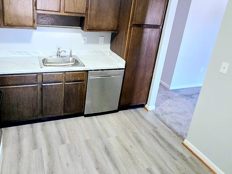apt 104