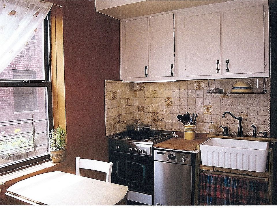 Eat in Kitchen 
