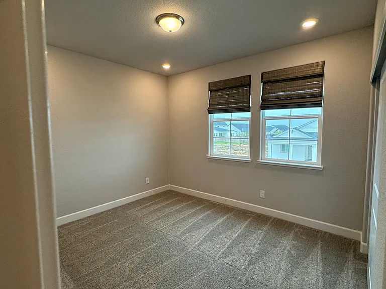 1417 Wadsworth Cir — Photo 37