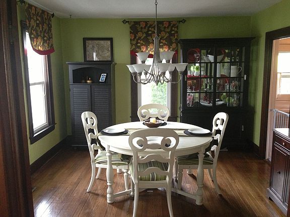 Original hardwoods!