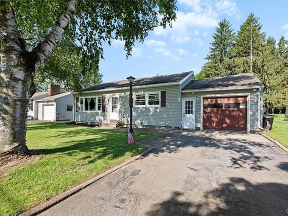 2nd image of 105 Throop Ave