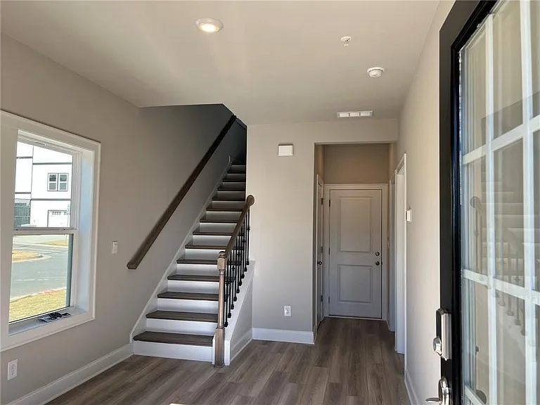 431 Lincoln St — Photo 14