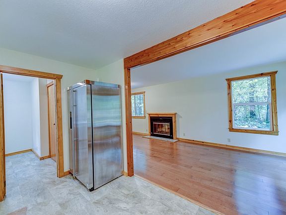 4th image of 40605 Ohop Clear Lake Rd E