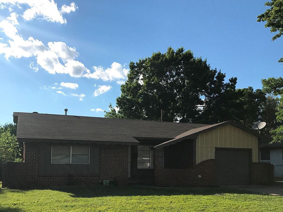 1st image of 906 Canterbury Ave