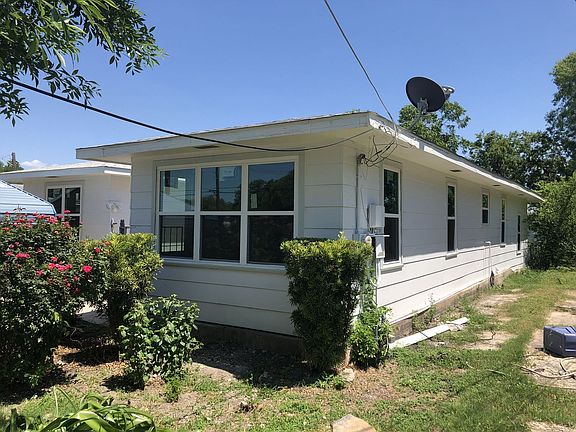 3rd image of 154 Ferris Ave