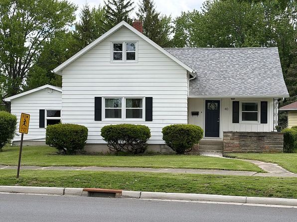 40 W Main St