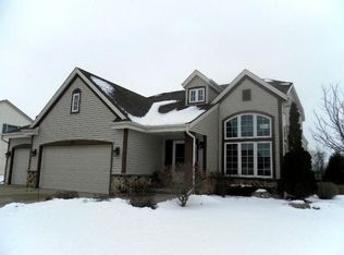 642 Hickory Hollow Rd, Waterford, WI 53185