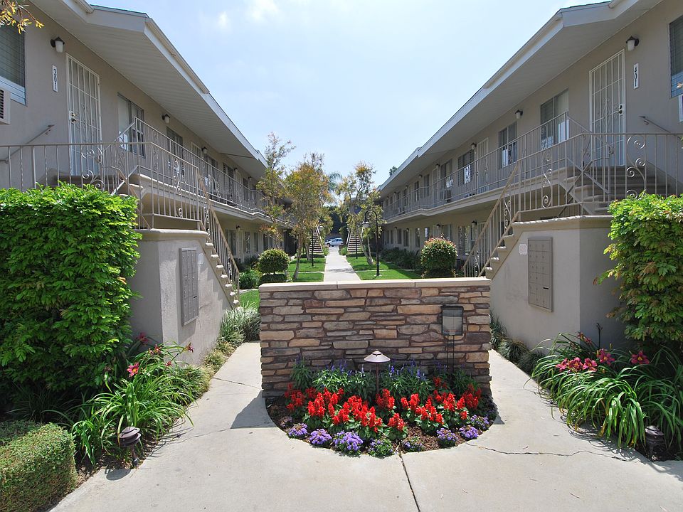 2nd image of 730 N Cypress St APT 305