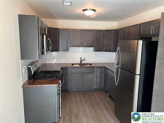 3rd image of 512 E Penn St #2