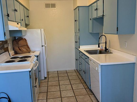 5th image of 1550 W Ashlan Ave APT 244