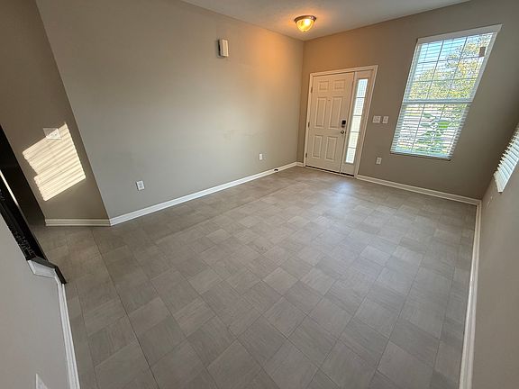 5th image of 1899 Lakecrest Dr