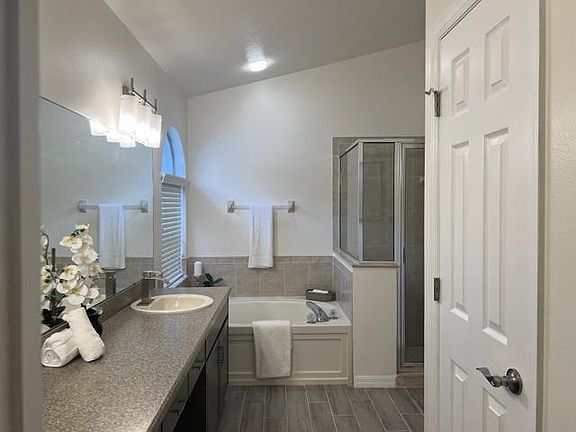 5th image of 6719 Bluff Meadow Ct
