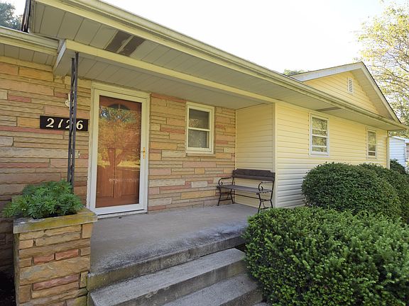 2nd image of 2126 Scenic Dr NE