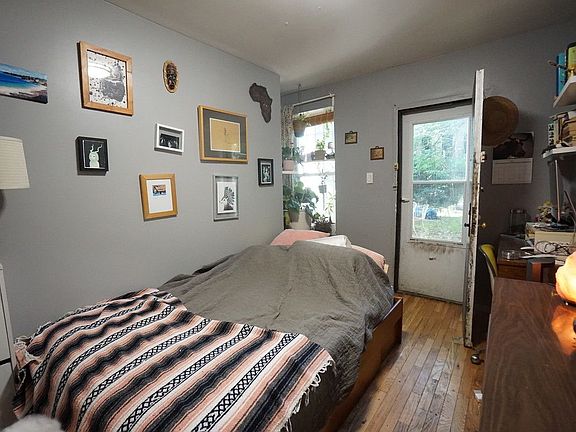 2nd image of 177 Pulaski St APT 1B