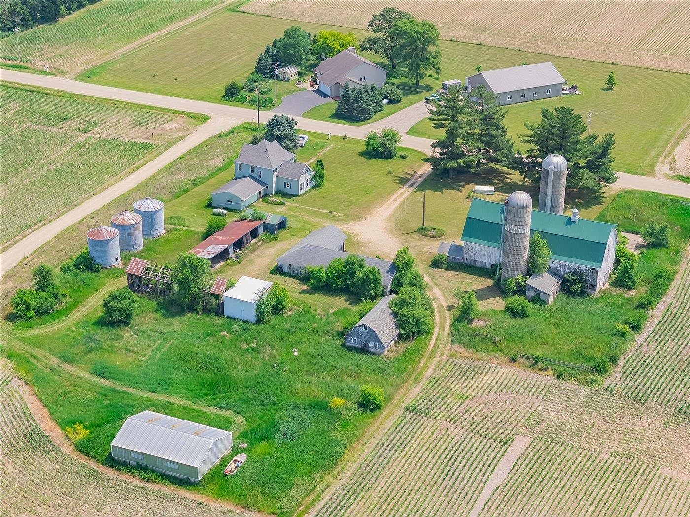 N7865 Sandy Hook Rd, Brooklyn, WI 53521 | Zillow
