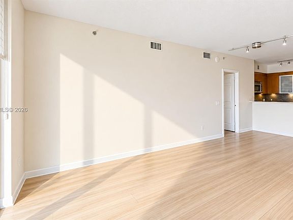 2nd image of 335 Biscayne Blvd #1601