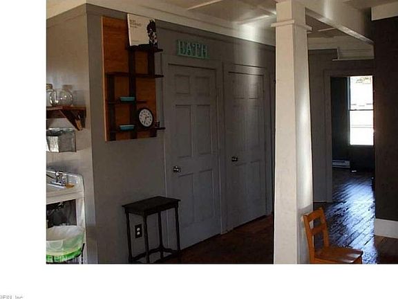 4th image of 123 1/2 Saint James Ave