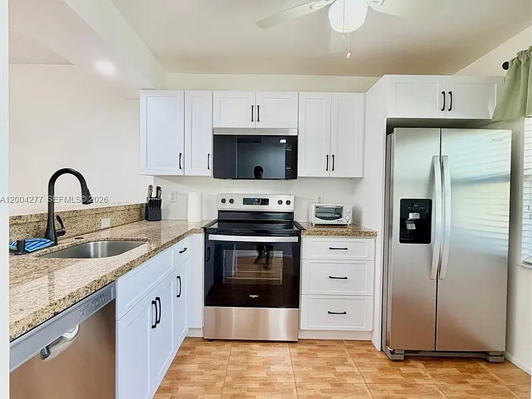 1203 Bahama Bnd #G1 — Photo 4