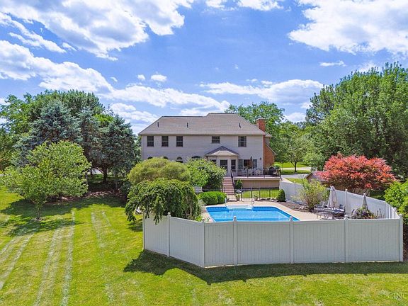 3rd image of 44 Deer Run Ct
