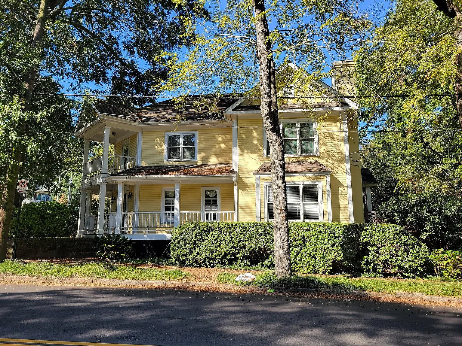 3 bed, 2.5 bath, 2044 sqft, $4,400 — Photo 1