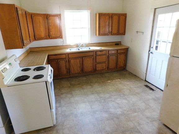 5th image of 530 W Forest St