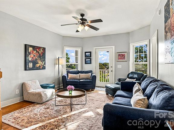 2nd image of 14 Summit Cir