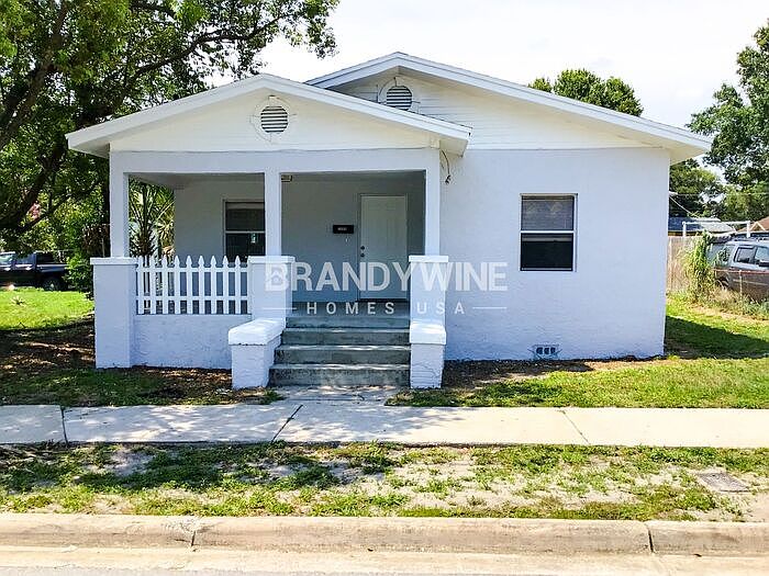 1st image of 1004 E Lake Ave