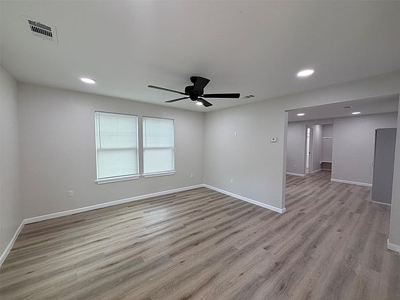 3rd image of 403 Taylor St