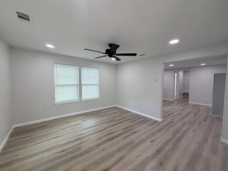 403 Taylor St — Photo 3