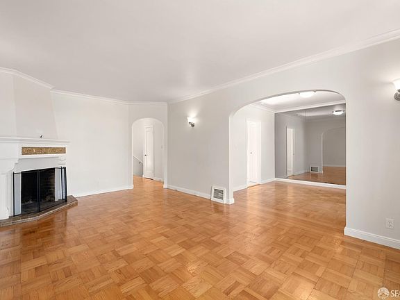 4th image of 109 Lawton St