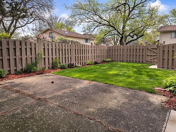 3rd image of 18630 Golfview Dr