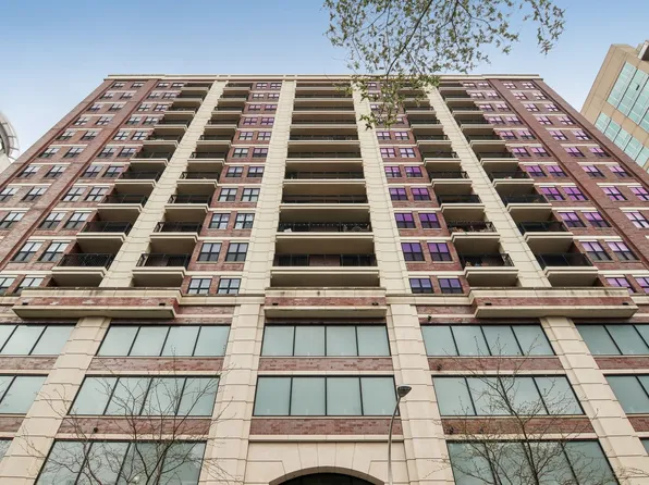 451 W Huron St Unit 1401, Chicago, IL 60654