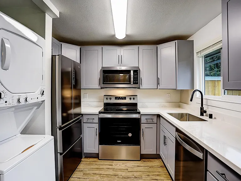 Overlook Terrace Apartments — Photo 42