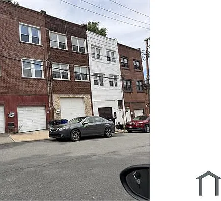 82 York Ave #2