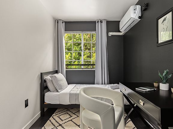 4th image of 10777 Ashton Ave #202-7
