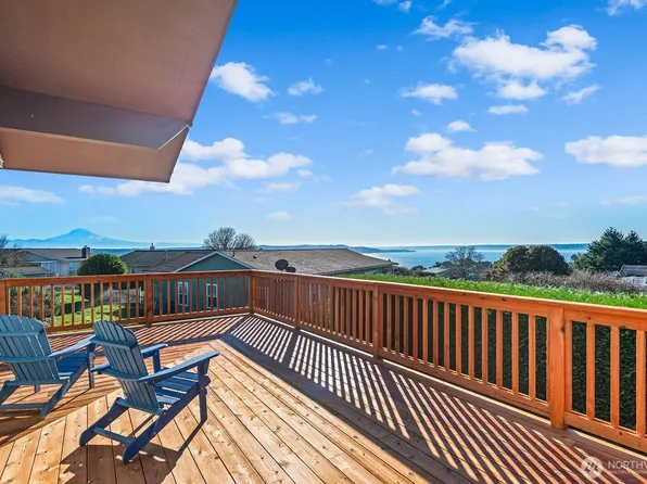 7631 SW 258th Court, Vashon, WA 98070