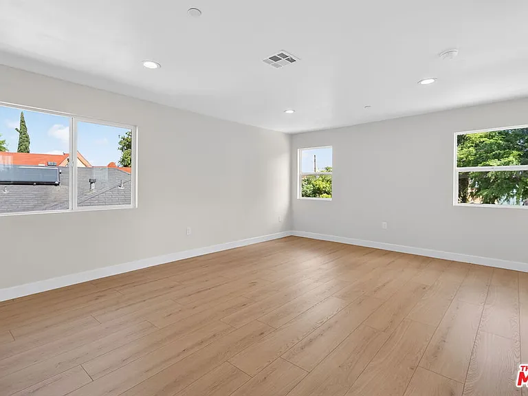 3436 Hunter St — Photo 25
