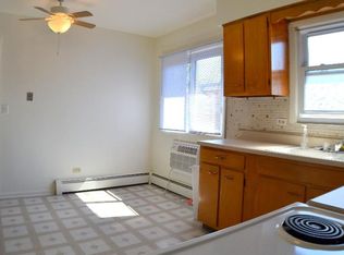 3882 Ruby St APT 2W, Schiller Park, IL 60176
