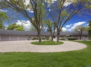 4407 S Vista Ln, Sioux Falls, SD 57105