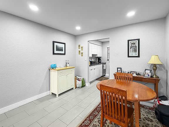 3rd image of 2607 NE 8th Avenue #58
