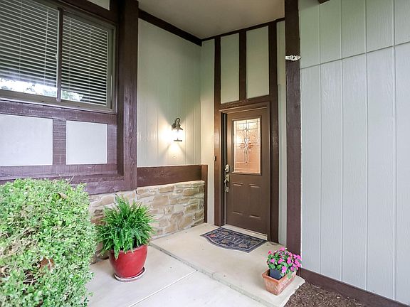 5th image of 4480 E Wembley Ln