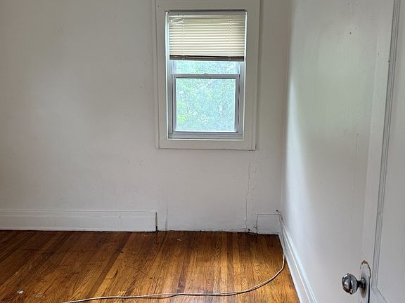 3rd image of 450 Cambridge Ave #2