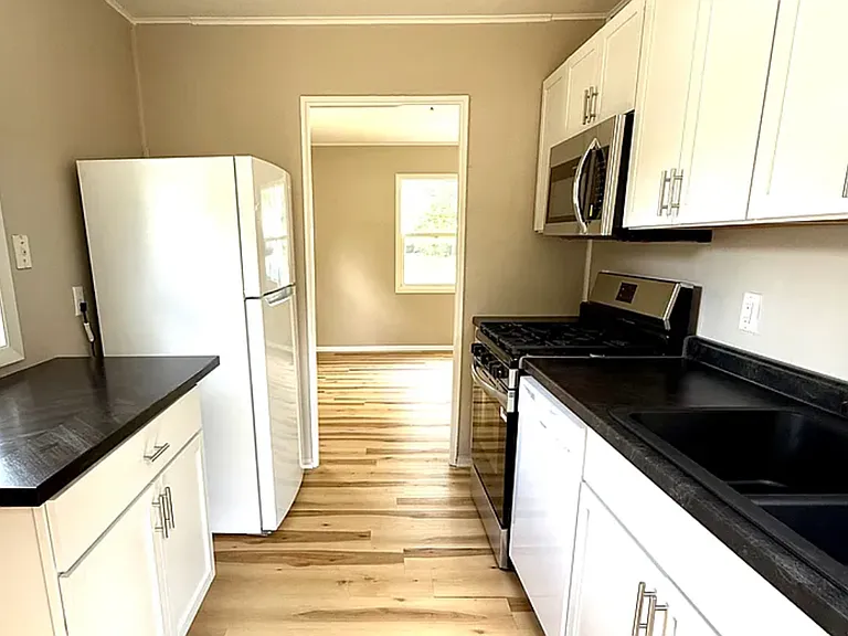 1301 S Cottage Grove Ave — Photo 3
