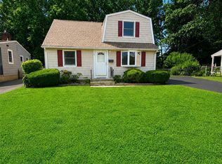 54 Longwood Dr, Hamilton, NJ 08620